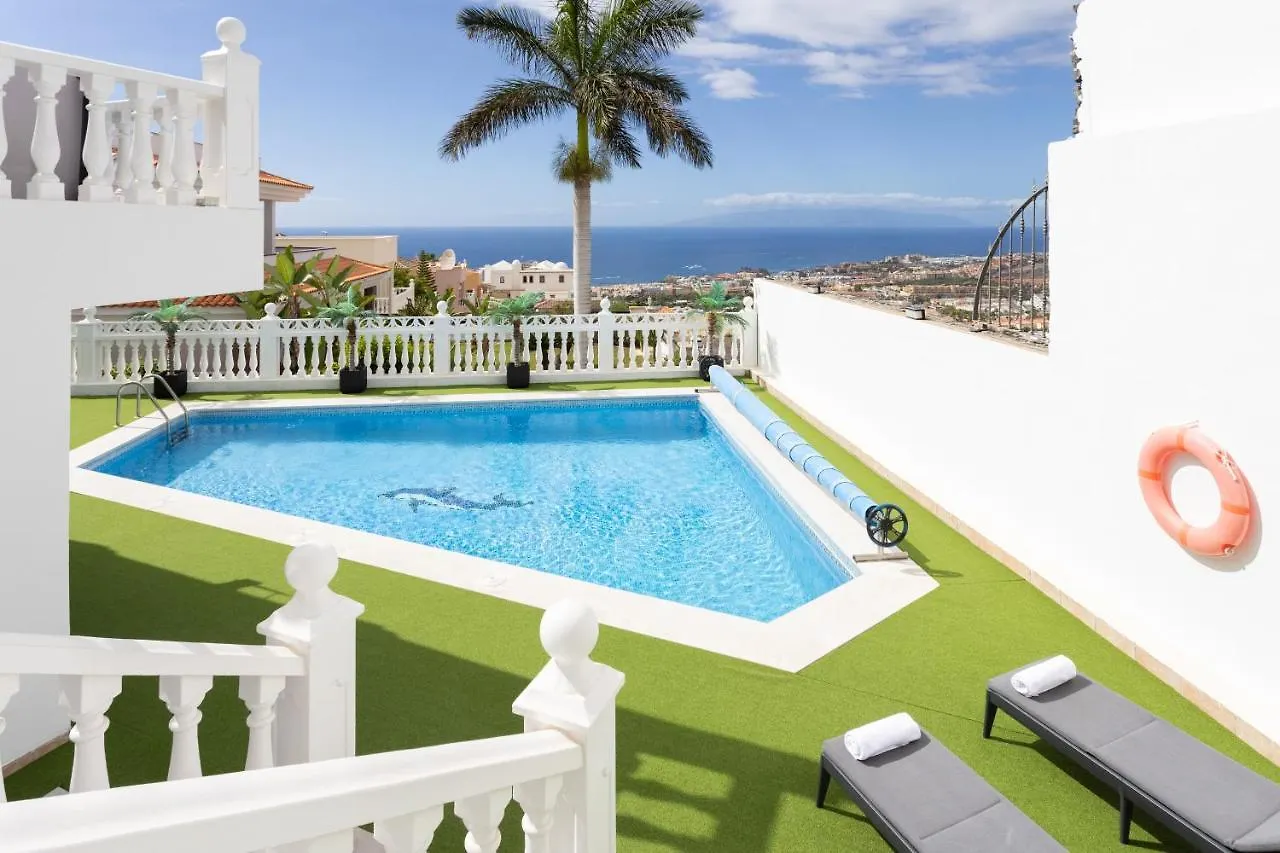 Villa Exotica 아데제